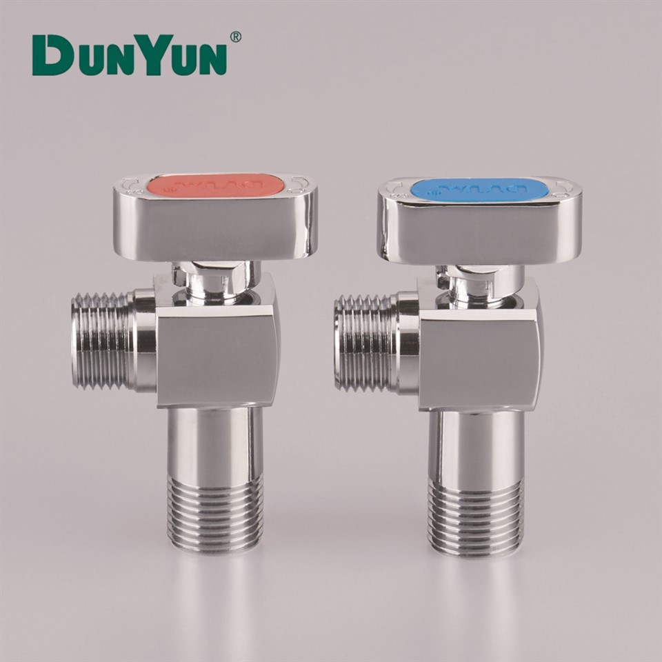 Kiirelt avanev messingist nurkklapp